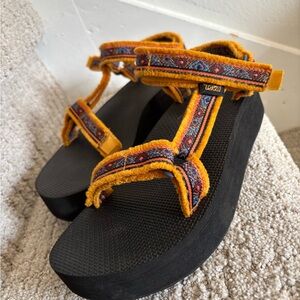 Teva Women's platform- Black and Yellow Patterned Sandals